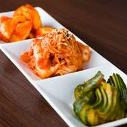 人気の白菜キムチとカクテキの盛り合わせ
※写真はイメージです。