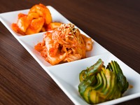 人気の白菜キムチとカクテキの盛り合わせ
※写真はイメージです。