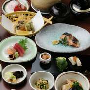 会席コース2800円からご用意しております。
