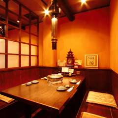 掘りごたつ式の半個室ございます