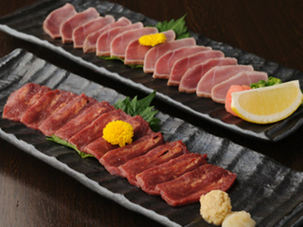 馬タン刺しと黒豚の炙り