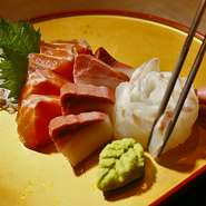 接待などの絶対に外したくないシーンでのご利用におススメの『純米大吟醸飲み放題付き選り取りコース』6500円～。話題の獺祭やプレミアム焼酎なども飲み放題に入る大変お得なコース。揚げ物少な目で年配の方も安心♪