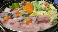 国産高級深海魚鮟鱇を使った味噌鍋（※当店はどぶ汁では御座いません）
西のふぐ鍋・東のあんこう鍋と言われる程、冬の代表的な鍋。

鮟鱇鍋（あん肝なし）3330円
鮟鱇鍋（あん肝入り）3980円
