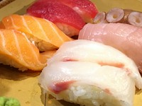 8貫盛り合わせ　1330円
10貫盛り合わせ　1660円