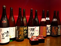 選り取りコースよりも日本酒に合う酒の肴を多めに設け、より豪勢に仕上げたコースです。
