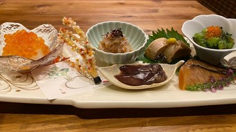 お酒の最強のお供❝八寸❞を筆頭に高級食材や時期ものをあしらい色々な食材を少しずつ窘める会席コースです