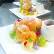 『プロフィテロル』
- Profiteroles al cioccolato con le frutte -