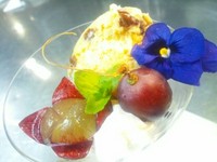 - Gelaro di al rhum e viola con uvette -