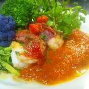 ゴルゴンゾーラトマトソースで ―