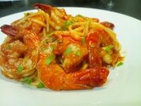 - Spaghetti all'arrabbiata con gamberi -