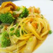 - Spaghetti capesante e broccoli ai ricci e limone alla crema di pomodoro poco piccante -