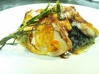 アンチョビオリーブペーストのタップナードソース
- Pollo alla griglia in salsa di tapenade piccante -