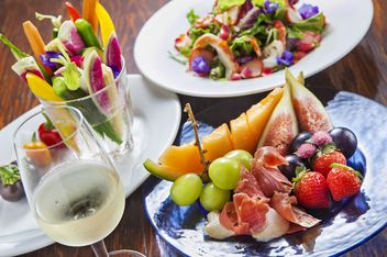 Italian Cuisine CHARLY'S BAR