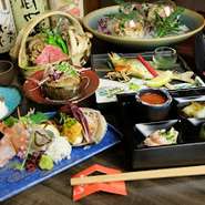 川が流れる洗練された和モダンの落ち着いた雰囲気の中、ご宴会が楽しめます。お料理もフレンチやイタリアンの一流シェフが作る創作料理。忘年会・新年会・歓迎会・送別会・女子会など、各ご宴会に最適な全個室です。