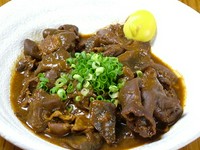 中部地方の代表料理、生生姜をきかせた赤味噌でじっくり煮込みました。