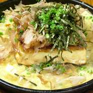 とろろに「大和芋」を使用、ねばりが違います。