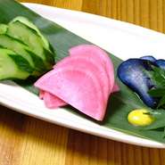 漬物盛り合せ・赤かぶ漬・胡瓜の一本漬・茄子の一本漬・白菜漬