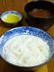 岐阜県産の「こしひかり」を使用、味噌汁・お漬物と合わせた「ライスセット」・味噌汁（単品）もあります。