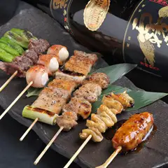 人気の串焼きメニュー。1本1本丁寧に手作業で串刺ししています