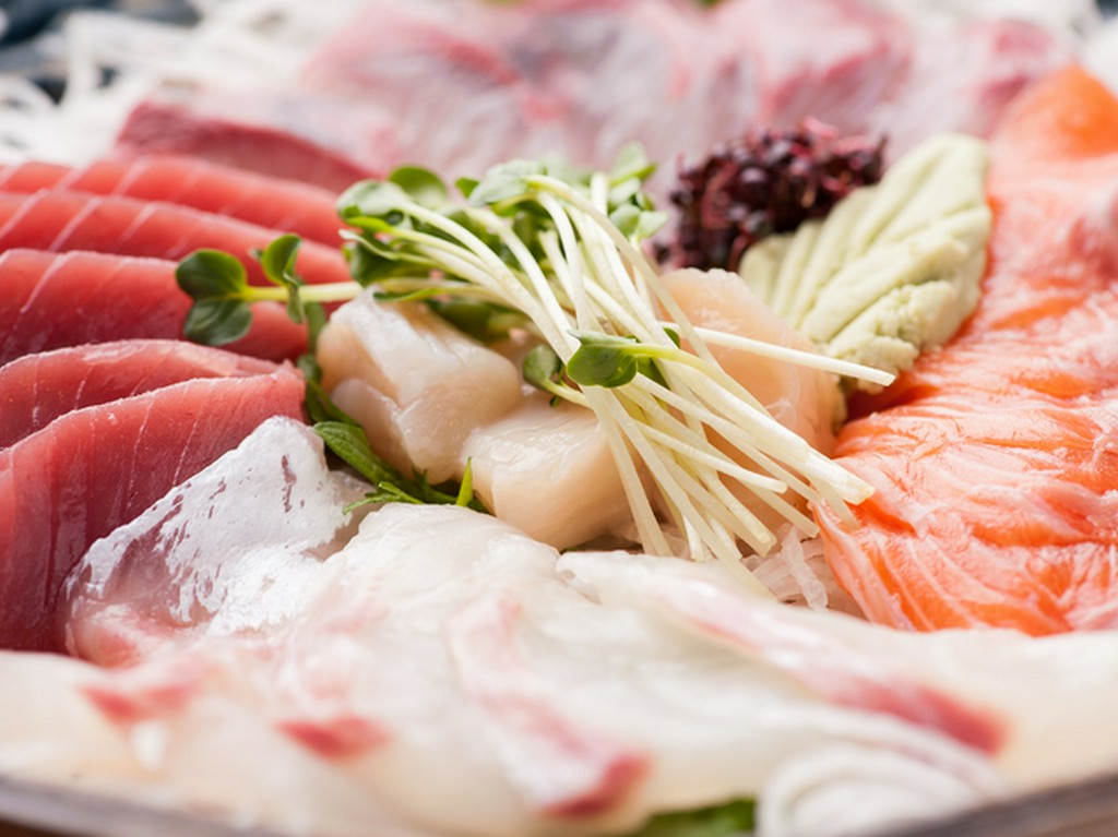 その日一番のネタを厳選した『刺身びっくり盛り』