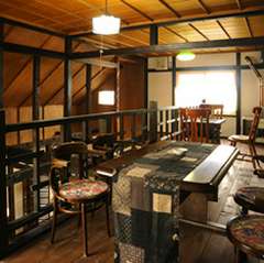 ドライブのあとは、燻製料理で一家団らんを楽しむ