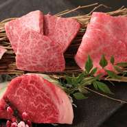 老舗22年の【ヨンドン】が今年はさらにパワーアップ!
目利きの社長自らが厳選し「近年最高」と太鼓判を押す、しまね県産「まつなが牛」
宴会コースではしゃぶしゃぶも堪能できちゃう。