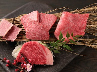一頭買いした和牛を食べ比べで楽しめる『極上肉盛合せ』