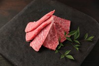 産地をあえて指定せず、全国各地の最上級A5ランクのみを厳選。当店の一番人気です。