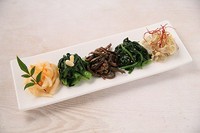 繊細な味の旬菜ナムル。