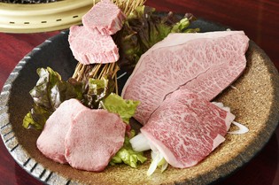 牧場とタイアップし、飼育からこだわり手掛けていく牛肉