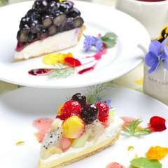 フルーツカスタードパイとブルーベリーチーズパイ