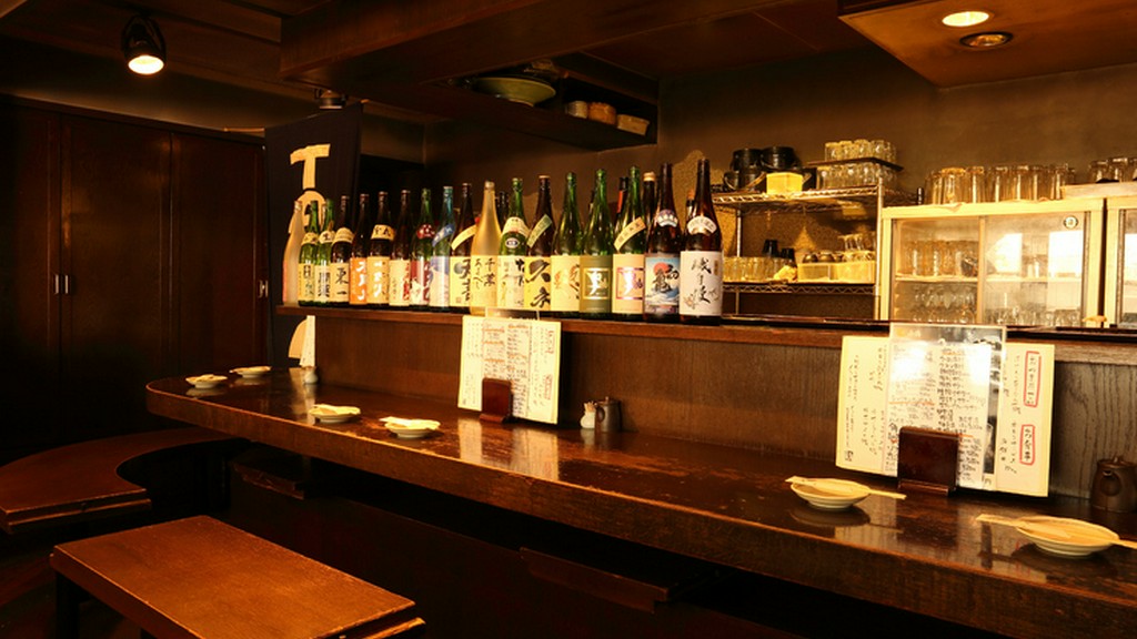 仕事の帰りに一杯。お一人でも居心地のよいお店です