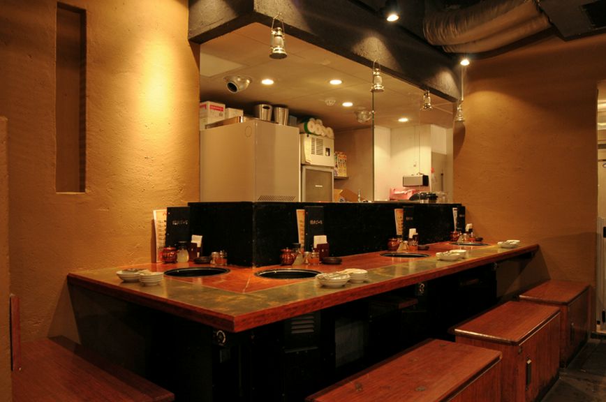 お1人様でも安心なカウンター席。