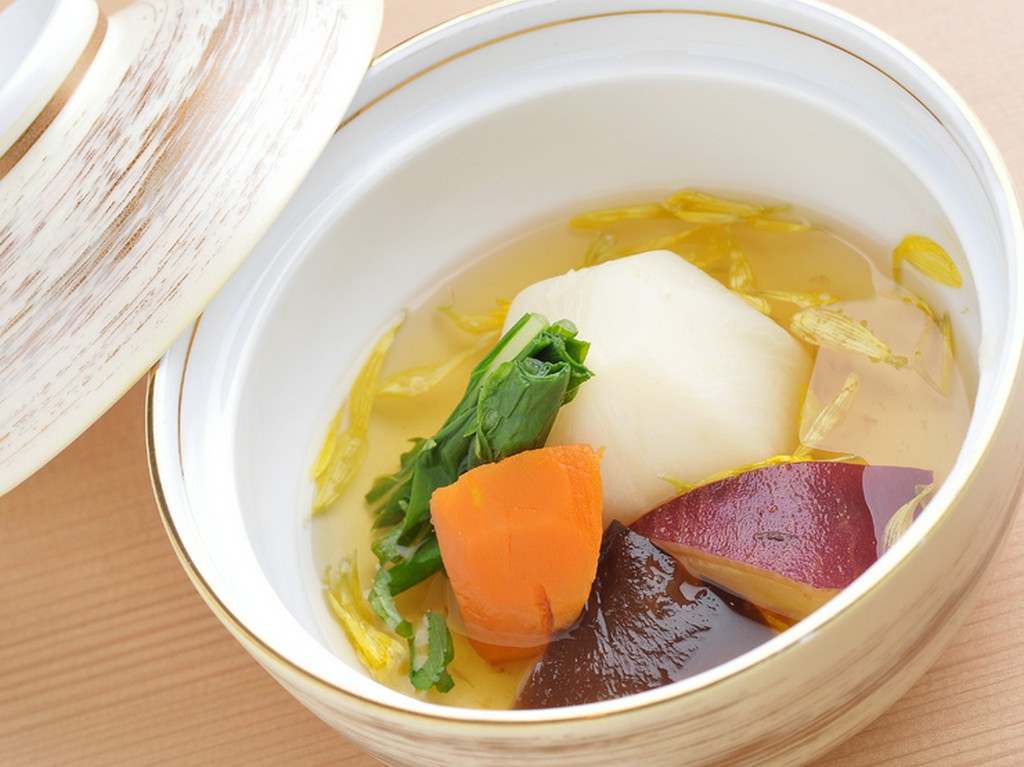 旬の食材を使い、素材を生かした和食に舌鼓。