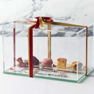 季節の訪れを予感させるお料理と食材から引き出される深い味わいをお楽しみいただけます。歓送迎会プランは飲み放題が2時間付きで10,000円。主役へのサプライズにデザートギフトボックスもセットになったお得プラン