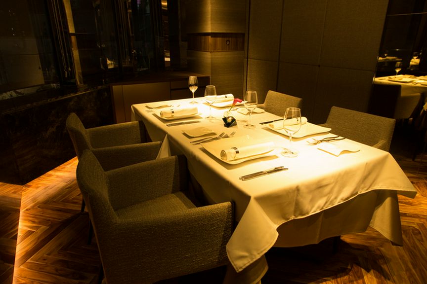 事前予約が必須の<個室>、小さめの<食器>もアリ