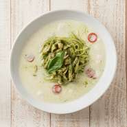 クリーミーな味わいの中に、
バジルの爽快感が引き立ってます！