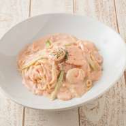 ぷりぷりな海老と明太子入りクリームは
おなかも心も幸せで満たされる一皿です。