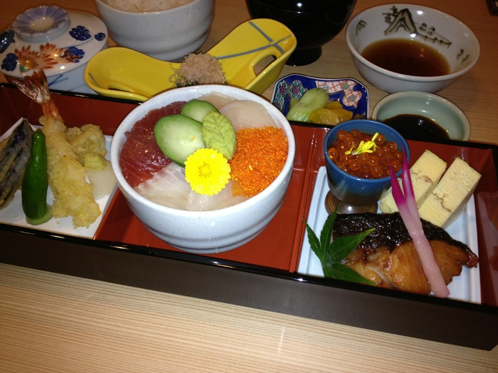 三つ切り弁当（昼ランチ）