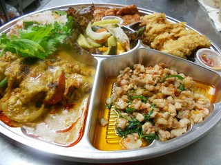 「タイ料理お好み盛り合わせ」