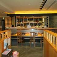 当店は博多駅からすぐ！仕事帰りふらっと寄りやすく、カウンター席で周りを気にすることなくお食事を楽しめます。
思い付きで入店されても各種クレカ、PayPay等対応しておりますので、心ゆくままお楽しみください。
