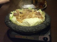 写真の大鍋での調理は３人前より、１人前鍋料理は調理してお出し致します。