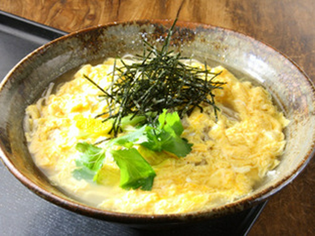 とじそば　たまごたっぷりのふわふわ食感はバツグンです！