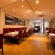 多種多様な宴会に対応しております。
ピアノやマイク・プロジェクターなど音響は無料でお使いいただけます