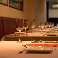 着席50名様まで立食100名様までとお客様の希望が見つけられます。
交流会など立食スタイルが増えています。