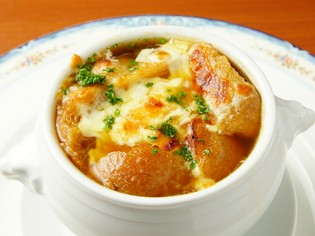 地元の野菜を中心に、他の野菜はさまざまな産地から仕入れ