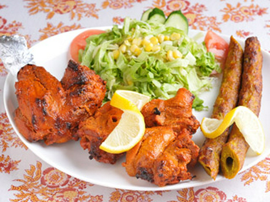 タンドールで焼く本物のネパール料理