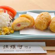 カニの身が入った、手作り『かにクリームコロッケ』です。