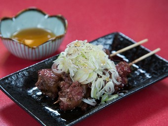 『ねぎたっぷりレバー』は、濃厚なレバーとネギが相性ぴったり！