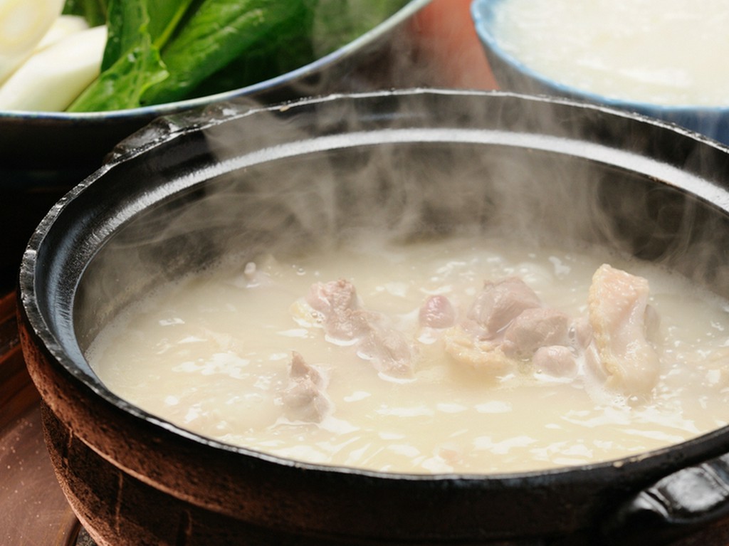 ぷるぷるコラーゲンたっぷり　河内水炊き